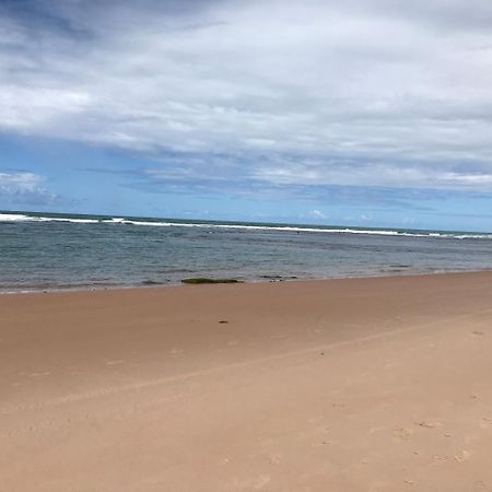 Flat Guarajuba Beira Da Praia Pe Na Areia Luaran gambar