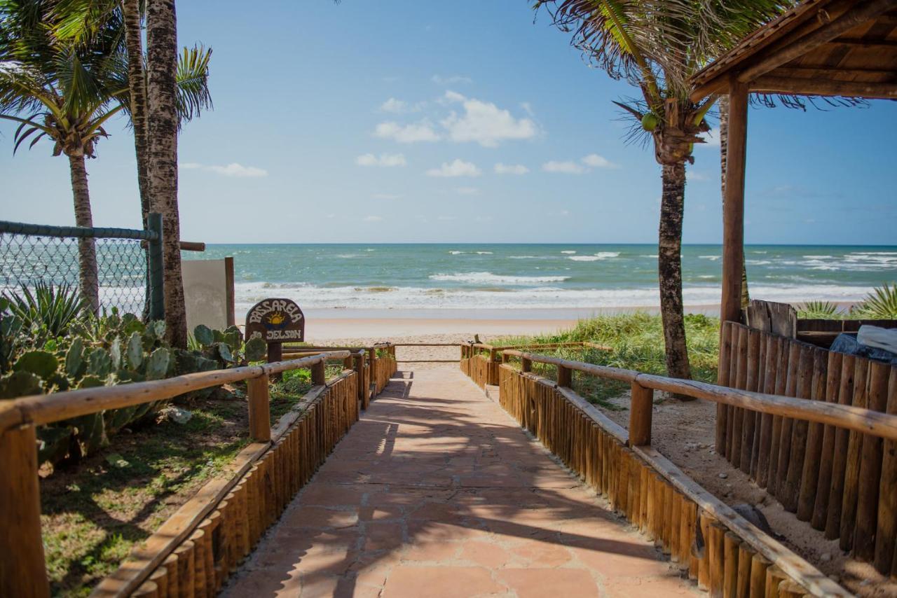 Flat Guarajuba Beira Da Praia Pe Na Areia Luaran gambar