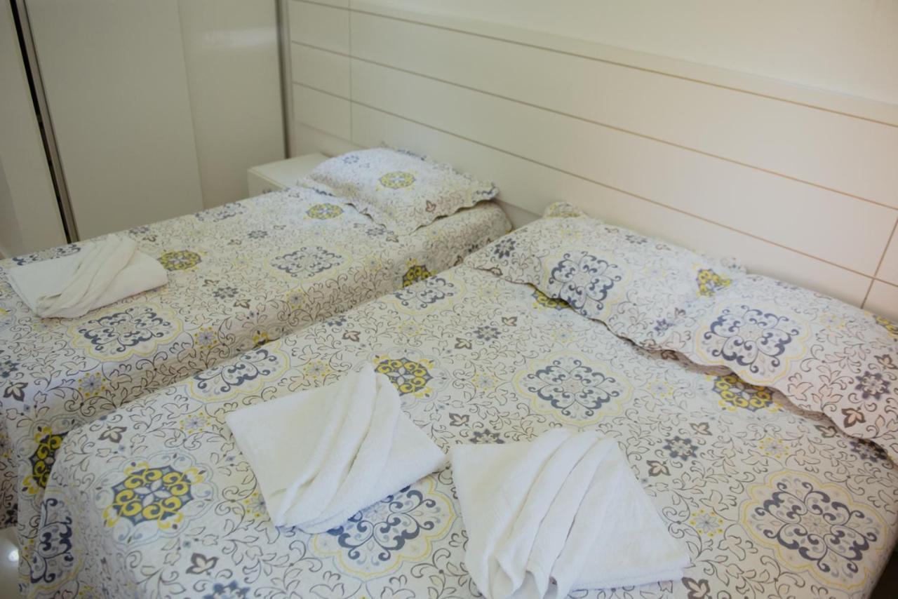 Flat Guarajuba Beira Da Praia Pe Na Areia Luaran gambar