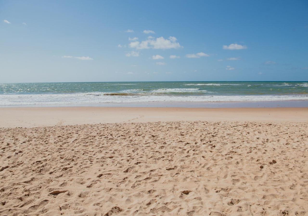 Flat Guarajuba Beira Da Praia Pe Na Areia Luaran gambar
