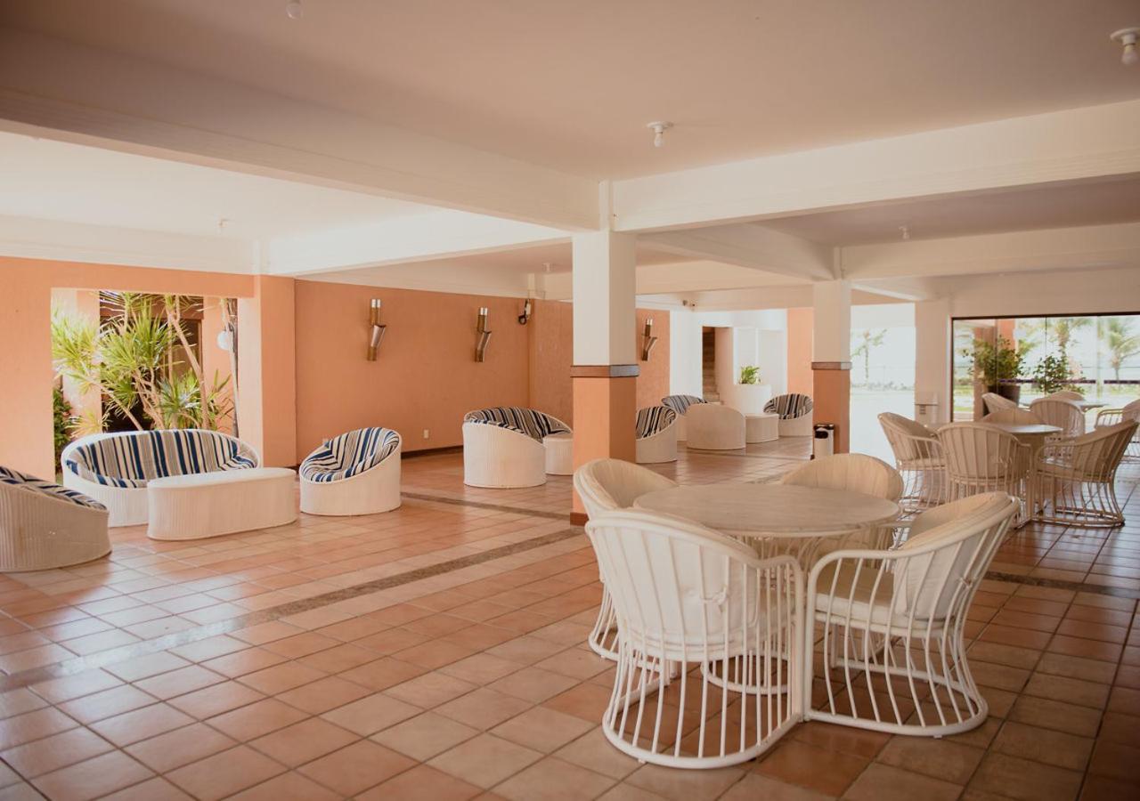 Flat Guarajuba Beira Da Praia Pe Na Areia Luaran gambar